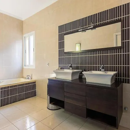 Spacious 10guest In Puerto Banus With Pool *